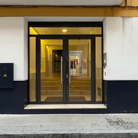 Puerta Real Center Апартаменты Севилья